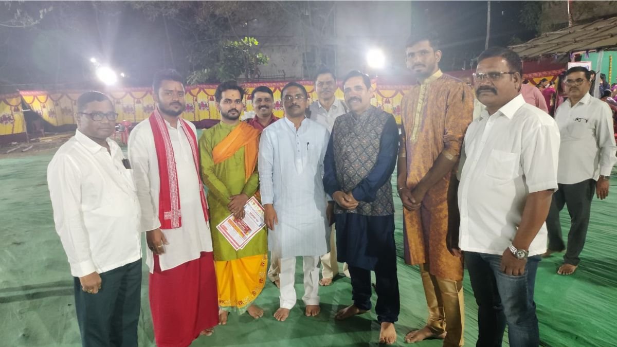 खारघर में आयोजित श्रीराम महायज्ञ एवं श्री रामकथा में उमड़ रही श्रद्धालुओं की भीड़