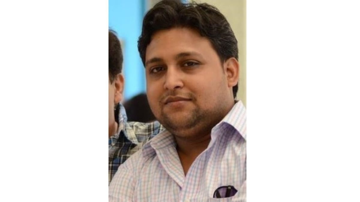 हिंदी भाषा और व्याकरण: मानवीय संस्कारों से रोज़गार तक की यात्रा ।