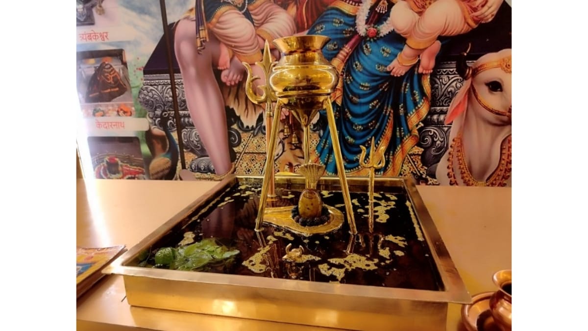 बिजलपुर धाम, इंदौर में सरसों के तेल से शिवलिंग का अखंड महारुद्राभिषेक