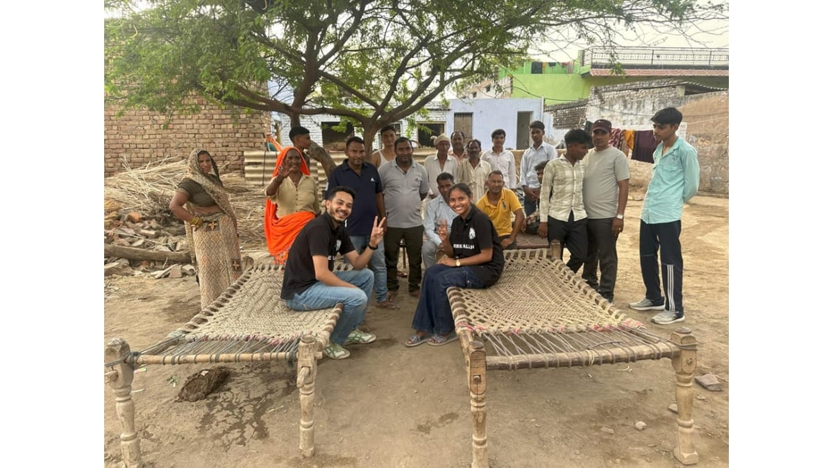 बिजली नहीं, कोचिंग नहीं — फिर भी चंचल बनीं टॉपर, 99.83% के साथ चमकीं भरतपुर की बेटी